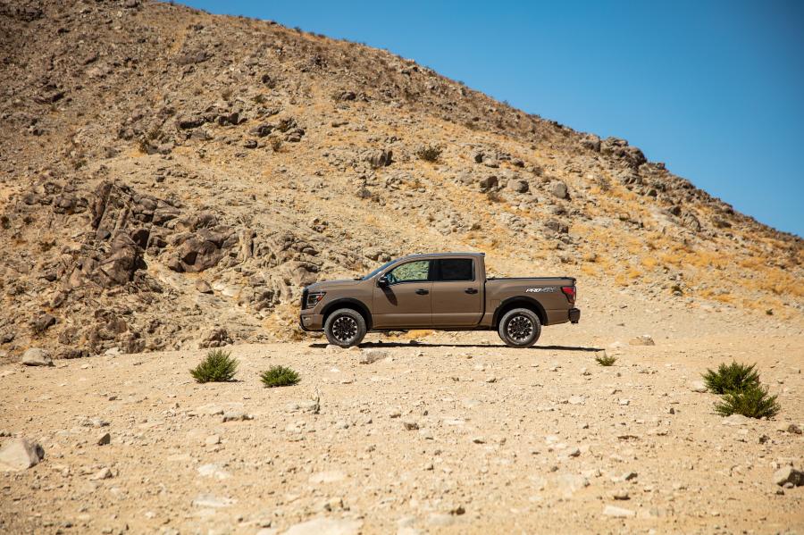  Nissan Titan Pro4X Crew Cab 2019 года  (фото 10 из 35)